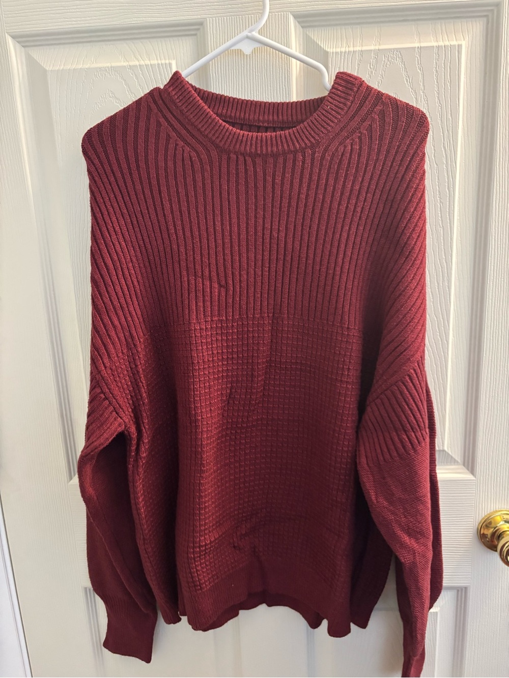 Women’s  Ribbed Crewneck Sweater - Burgundy